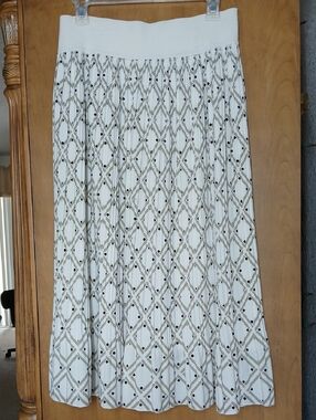 METROWEAR | White Taupe Black Crimp Pleat Skirt Skirt Sz L